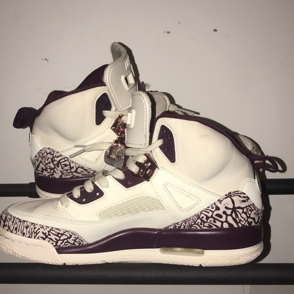 I’m selling my Jordans, only wore these 3 times. - Picture 3 of 4